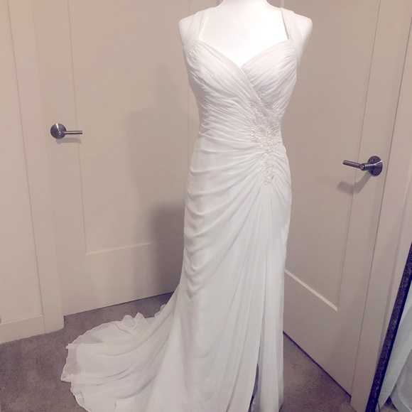 WEDDING DRESS - Picture 5 of 9